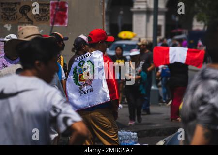 Lima, Perù - 20 gennaio 2023: Proteste per le strade di Lima Foto Stock