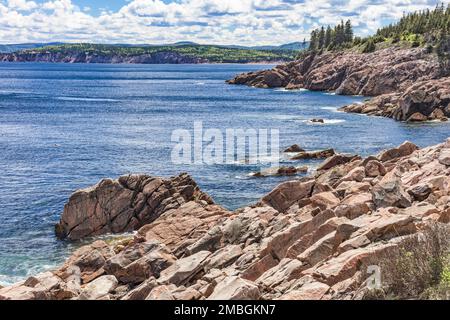 Il Cabot Trail, nella provincia marittima canadese della Nuova Scozia, è una delle strade panoramiche più famose e più belle del mondo. Foto Stock