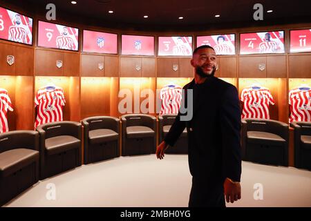 Madrid, Spagna. 20th Jan, 2023. Presentazione ufficiale di Memphis Depay come nuovo atletico de Madrid allo stadio Cívitas Metropolitano. Madrid, 20 gennaio 2023 Presentacion oficial de Memphis Depay como nuevo jugador del Atletico de Madrid en el Estadio Cívitas Metropolitano. Madrid 20 de Enero de 2023 POOL/Atletico de Madrid/Cordon Press Credit: CORDON PRESS/Alamy Live News Foto Stock