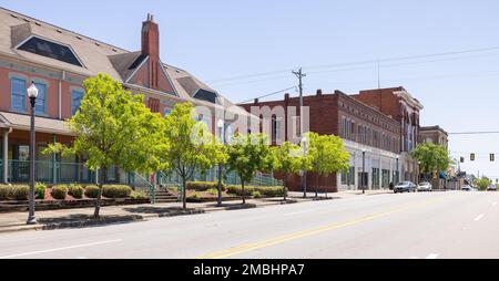 Cordele, Georgia, Stati Uniti d'America - 19 aprile 2022: Centro storico come visto sulla 7th strada Foto Stock