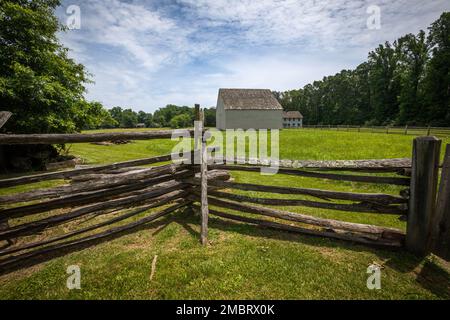 Vista di Rockingham, parte del sito storico statale di Rockingham, situato a Kingston, New Jersey, 21 giugno 2022. La casa fu la sede finale del Gen. George Washington durante la Guerra d’Indipendenza americana dal 23 agosto al 10 novembre 1783. Durante il suo soggiorno a Rockingham, Washington scrisse i suoi ordini di congedo agli eserciti degli Stati Uniti. La struttura originale fu costruita nel 1710, e successivamente fu acquistata da John Berrien nel 1735. Fu salvato dalla demolizione da Josephine T. Swann che l'acquistò nel 1896. La Washington Headquarters Association di Rocky Hill si è spostata e restaurata. Nel 1935, io Foto Stock