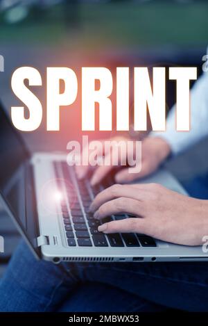 Scrittura a mano del testo Sprint. Concetto di Internet per muoversi alla velocità massima, soprattutto per una breve distanza. periodo di sviluppo del prodotto Foto Stock