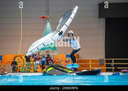 Il trend sports foiling e il wing foiling saranno presentati nel padiglione 17, fiera Boot 2023 a Duesseldorf dal 21 al 29 gennaio 2023, tournée della fiera il 20 gennaio 2023. Credit: dpa Picture Alliance/Alamy Live News Foto Stock