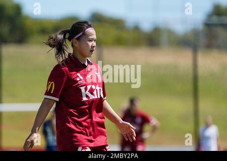 (230121) -- ADELAIDE, 21 gennaio 2023 (Xinhua) -- Xiao Yuyi di Adelaide United compete durante la partita di 11th round contro Melbourne Victory nella stagione 2022-2023 di A-League Women ad Adelaide, Australia, 21 gennaio 2023.Adelaide United il 4 novembre ha annunciato la firma del cinese internazionale Xiao Yuyi in prestito dal club cinese della Super League di Shanghai per l'intera stagione 2022-23. (Jordan Trombetta/Handout via Xinhua) Credit: Xinhua/Alamy Live News Foto Stock