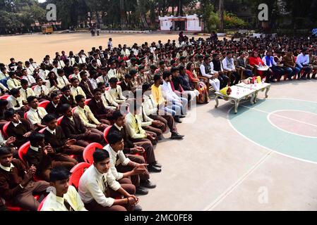 Jabalpur, Madhya Pradesh, India. 21st Jan, 2023. : Studenti del Model High School Government College durante il PM Narendra modi nuovo libro per gli studenti 'Exam Warriors' Pariksha pe Charcha - 2023 programma a Jabalpur il Sabato, Gen, 21, 2023. Foto di - Uma Shankar Mishra Credit: River Ganga/Alamy Live News Foto Stock