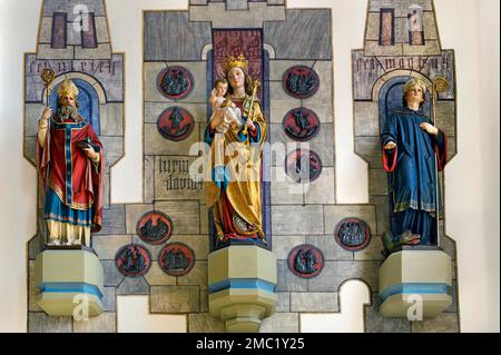 Tre figure di santi, Ulrich, Maria con Gesù Bambino e Magnus, San Pietro e Paolo, chiesa parrocchiale cattolica di Oberstaufen, Allgaeu, Baviera, Germania Foto Stock