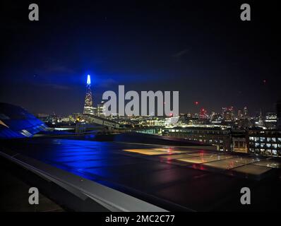 una foto panoramica di londra di notte Foto Stock