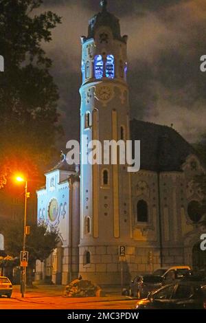 Chiesa di San Elisabetta di notte, Chiesa Blu, Bratislava, Slovacchia Foto Stock