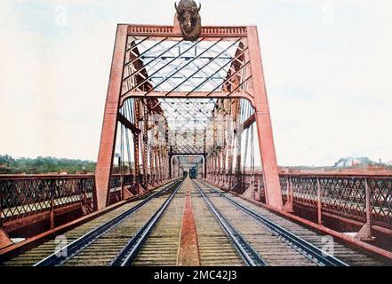 Union Pacific Bridge (ingresso est), solo ponte in acciaio a doppia pista sul fiume Missouri, circa 1900 Foto Stock