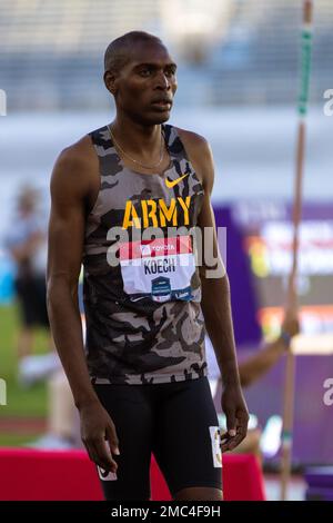 Jonah Koech, atleta soldato di pista e campo assegnato al World Class Athlete Program, partecipa alla Steeplechase maschile 800m al Campionato USA Track and Field Outdoor 2022 di Eugene, Oregon, dal 23 al 26 giugno 2022. Koech ha piazzato 2nd nelle finali, punzonando il suo biglietto per i Campionati Mondiali di Atletica del 2022 a luglio. Foto Stock