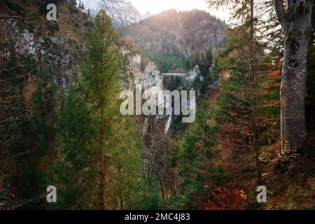 Ponte Marienbrucke e cascata Pollat Gorge vicino Fussen - Schwangau, Baviera, Germania Foto Stock