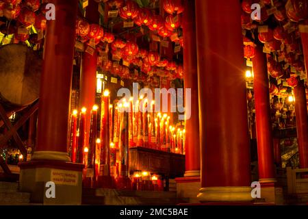 23 gennaio 2023. Candele giganti a Sam Poo Kong. Semarang, Indonesia. Foto Stock