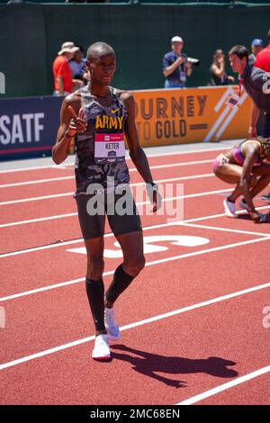 Bernard Keter, atleta soldato di pista e campo assegnato al World Class Athlete Program, partecipa alla Steeplechase maschile 3000m al Campionato USA Track and Field Outdoor 2022 di Eugene, Oregon, dal 23 al 26 giugno 2022. Keter, un olimpico 2020, si è qualificato per il Campionato Mondiale di Atletica 2022 piazzando 3rd nella gara finale. Foto Stock