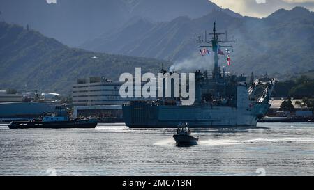 220626-N-EE352-2017 PEARL HARBOR (26 giugno 2022) – il BRACCIO della nave di atterraggio della Marina militare messicana Usumacinta (A-412) arriva alla base congiunta Pearl Harbor-Hickam per partecipare all'esercizio 2022 Rim of the Pacific (RIMPAC), 26 giugno. Ventisei nazioni, 38 navi, quattro sottomarini, più di 170 aerei e 25.000 personale partecipano al RIMPAC dal giugno 29 al 4 agosto nelle isole hawaiane e nella California meridionale. Il più grande esercizio marittimo internazionale del mondo, RIMPAC offre un’opportunità di formazione unica, promuovendo e sostenendo le relazioni di cooperazione tra i partecipanti cr Foto Stock