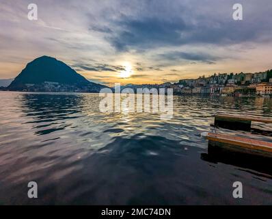 Lugano, Svizzera. Splendida vista aerea della città svizzera, circondata da lago e montagne. Foto Stock