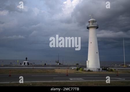 Il faro di Biloxi è esposto su Beach Boulevard a Biloxi, Mississippi, 26 giugno 2022. Il Faro di Biloxi fu costruito nel 1848 e serve come punto di riferimento della città. Foto Stock