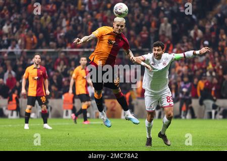 ISTANBUL, TURCHIA - 21 GENNAIO: Mauro Icardi di Galatasaray SK segna il suo primo gol durante la partita Super Lig tra Galatasaray SK e Antalyaspor allo stadio NEF il 21 gennaio 2023 a Istanbul, Turchia (Foto di Orange Pictures) Foto Stock