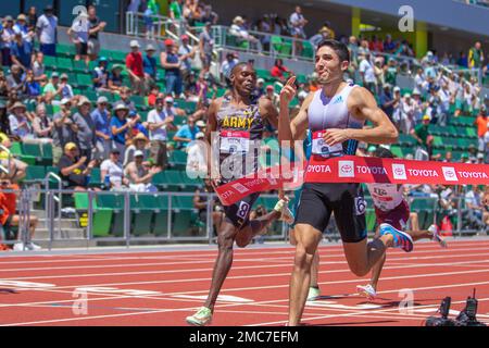 Jonah Koech, atleta soldato di pista e campo assegnato al World Class Athlete Program, partecipa alla Steeplechase maschile 800m al Campionato USA Track and Field Outdoor 2022 di Eugene, Oregon, dal 23 al 26 giugno 2022. Koech ha piazzato 2nd nelle finali, punzonando il suo biglietto per i Campionati Mondiali di Atletica del 2022 a luglio. Foto Stock