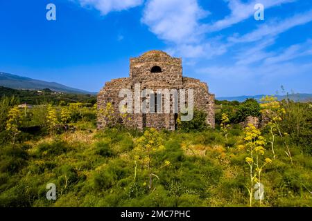 La bizantina cubana, Cuba di Santa Domenica, nei pressi di Castiglione di Sicilia, è una cappella paleocristiana o bizantina costruita intorno al 7th ° secolo. Foto Stock