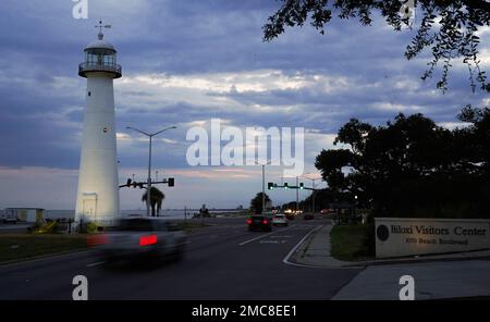 Il faro di Biloxi è esposto su Beach Boulevard a Biloxi, Mississippi, 26 giugno 2022. Foto Stock