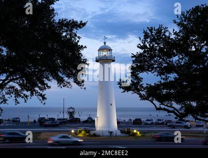 Il faro di Biloxi è esposto su Beach Boulevard a Biloxi, Mississippi, 26 giugno 2022. Il Faro di Biloxi fu costruito nel 1848 e serve come punto di riferimento della città. Foto Stock