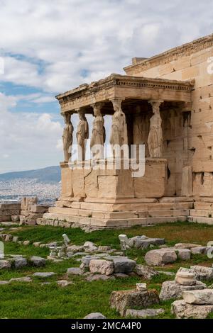 I Cariatidi del Tempio di Erechtheion (Erechtheum) presso il sito archeologico di Acropoli Foto Stock