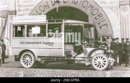 Gaggenau società omnibus, acquistato nel 1907 presso una concessionaria auto a St. Pietroburgo per la stazione climatica di Gagra. Foto dall'inizio del 20th ° secolo. Foto Stock