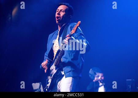 Brixia, Italia. 07th Apr, 2022. Cory Wong, cantautore e chitarrista americano, sul palco durante le sue esibizioni dal vivo per ''Fall Tour 2022'' 9th Aprile 2022 al Gran Teatro Morato di Brixia (Foto di Roberto Tommasini/NurPhoto) Credit: NurPhoto SRL/Alamy Live News Foto Stock