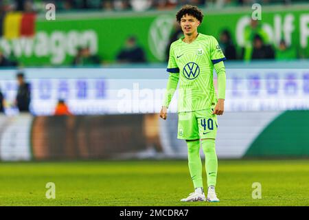 Wolfsburg, Germania. 21st Jan, 2023. Primo : 01/21/2023, calcio, campionato 1st, 1st Bundesliga, Stagione 2022/2023, VfL Wolfsburg - SC Freiburg Kevin Paredes (VFL Wolfsburg) intera figura, credito: dpa/Alamy Live News Foto Stock