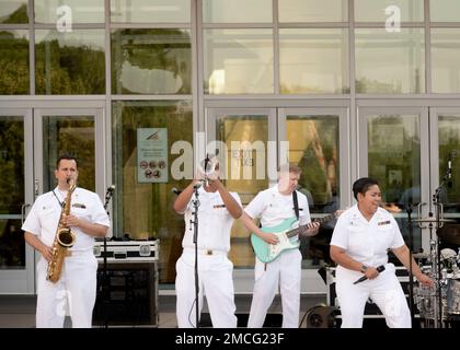 I Cruisers della Navy Band si esibiscono presso il Museo Nazionale del corpo Marino. La Navy Band suona in tutta l'area di Washington DC. Foto Stock
