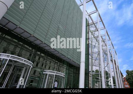 Londra, Inghilterra - Luglio 2009: Imperial College of Science , un'università di tecnologia leader, ingresso all'edificio moderno Foto Stock