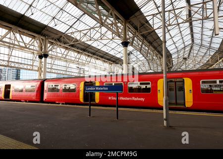 Vista generale della stazione ferroviaria di Waterloo a Londra, Regno Unito. Foto Stock