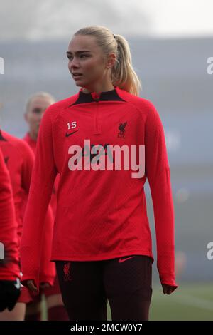 Londra, Regno Unito. 22nd Jan, 2023. Londra, 22nd 2023 gennaio: Sofie Lundgaard (15 Liverpool) si scalda durante il gioco della Super League di Barclays fa Womens tra Chelsea e Liverpool a Kingsmeadow, Londra, Inghilterra. (Pedro Soares/SPP) Credit: SPP Sport Press Photo. /Alamy Live News Foto Stock