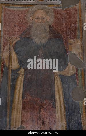 Risalente al 14th° secolo, la Chiesa è composta da un'unica navata rettangolare e da un'abside semicircolare, quest'ultima affrescata con episodi del Th Foto Stock