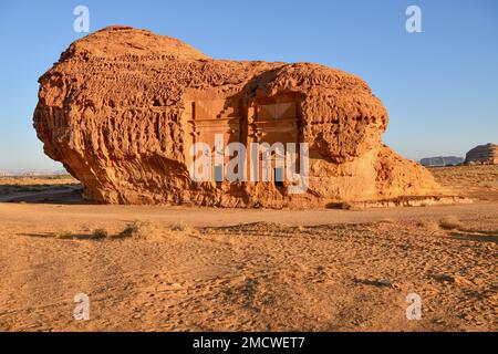 Tombe nabatee a Djabal al-Ahmar, Hegra o Maha'in Salih, regione di AlUla, provincia di Medina, Arabia Saudita, Penisola Araba Foto Stock