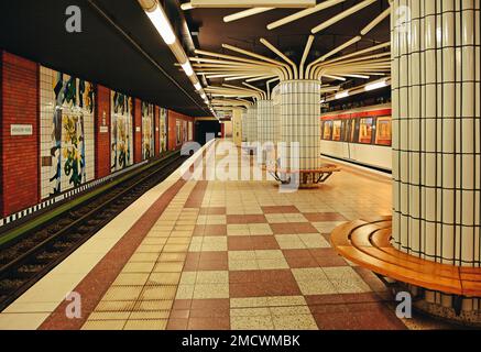 Stazione della metropolitana Niendorf Nord, Amburgo, Germania Foto Stock