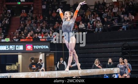 Corvallis, Stati Uniti. 21st Jan, 2023. Il Jade Carey della Oregon state University ha vinto il concorso Balance Beam con un punteggio di 9,950 e ha vinto tutti gli onori piazzandosi al primo posto in tutti gli eventi all'Oregon state University Beaver Quad Meet al Gill Coliseum di Corvallis, Oregon il 21 gennaio 2023 (foto di Jeff Wong/Sipa USA). Credit: Sipa USA/Alamy Live News Foto Stock