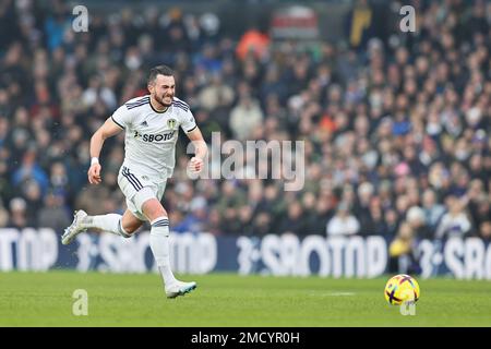 Jack Harrison di Leeds si è Unito alla palla durante la partita della Premier League tra Leeds United e Brentford a Elland Road, Leeds, domenica 22nd gennaio 2023. (Credit: Pat Scaasi | MI News ) Credit: MI News & Sport /Alamy Live News Foto Stock