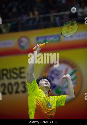 Nuova Delhi, India. 22nd Jan, 2023. Kunlavut Vitidsarn of Thailand compete durante la finale maschile contro Viktor Axelsen di Danimarca al torneo di badminton India Open 2023 di New Delhi, India, 22 gennaio 2023. Credit: Javed Dar/Xinhua/Alamy Live News Foto Stock