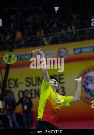 Nuova Delhi, India. 22nd Jan, 2023. Kunlavut Vitidsarn of Thailand compete durante la finale maschile contro Viktor Axelsen di Danimarca al torneo di badminton India Open 2023 di New Delhi, India, 22 gennaio 2023. Credit: Javed Dar/Xinhua/Alamy Live News Foto Stock