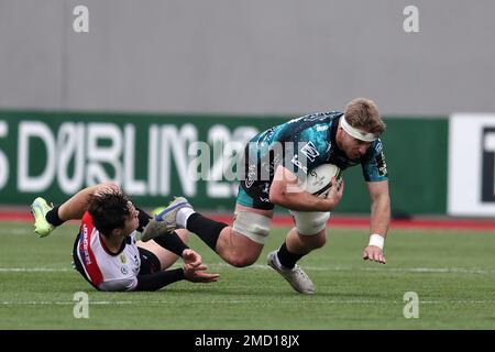 Ystrad Mynach, Regno Unito. 22nd Jan, 2023. Aaron Wainwright dei draghi è affrontato. European Challenge Cup rugby, pool B match, Dragons contro Emirates Lions al CCBC Centre for Sporting Excellence di Ystrad Mynach, Galles, domenica 22nd gennaio 2023. pic di Andrew Orchard/Andrew Orchard sports photography/Alamy Live news Credit: Andrew Orchard sports photography/Alamy Live News Foto Stock