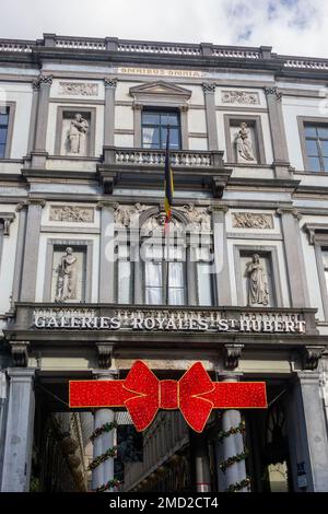 Bruxelles, Belgio, 17 gennaio 2023. Le Galeries Royales Saint Hubert a Bruxelles formano un complesso di tre passaggi commerciali coperti sui loro enti Foto Stock