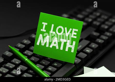 Segno di scrittura della mano i Love Math. Parola per a come mólto facendo i calcoli la matematica numero geek persona Foto Stock
