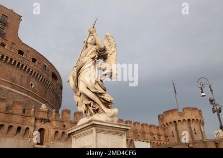 Castel Sant'Angelo è un monumento di Roma, situato sulla riva destra del Tevere Foto Stock