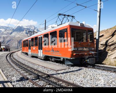 Zermatt, Svizzera - 15 settembre 2018: Ferrovia di trasporto per la zona montana. Foto Stock