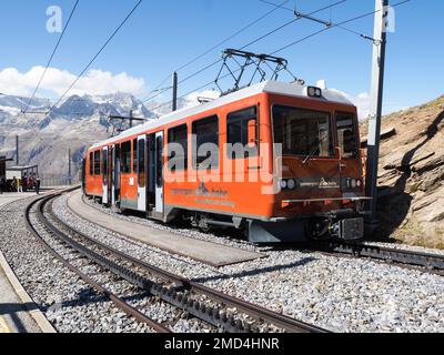 Zermatt, Svizzera - 15 settembre 2018: Ferrovia di trasporto per la zona montana. Foto Stock
