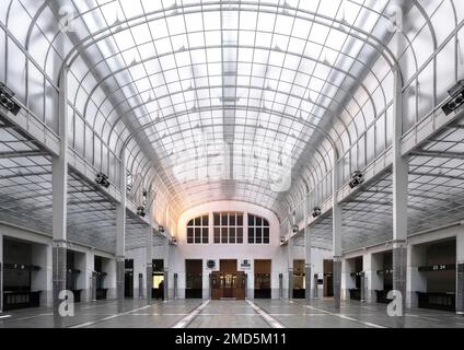 Vienna, Austria, dicembre 2019: Edificio storico della Cassa di risparmio postale austriaca. Progettato dal famoso architetto austriaco otto Wagner, completato Foto Stock