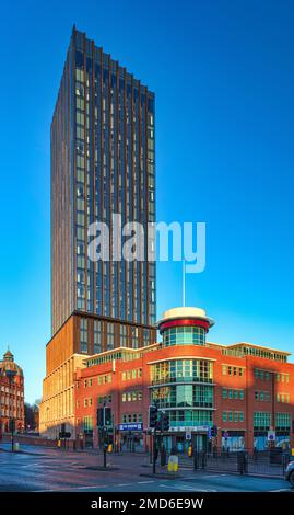 Vista al tramonto della torre di Adriano, Newcastle upon Tyne, Tyne & Wear, Inghilterra, Regno Unito Foto Stock