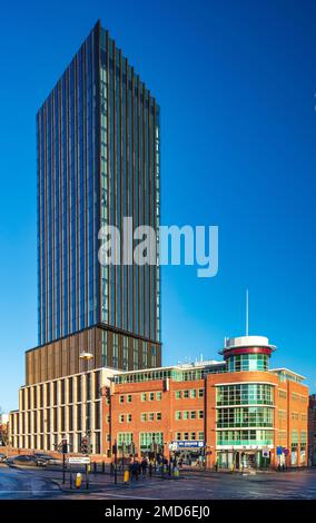 Vista al tramonto della torre di Adriano, Newcastle upon Tyne, Tyne & Wear, Inghilterra, Regno Unito Foto Stock