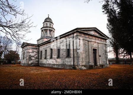 Il Mausoleo, costruito per il quarto duca di Newcastle per onorare sua moglie Georgiana Elizabeth, costruito nel 1822, Milton, West Markham, Nottinghamshire Foto Stock